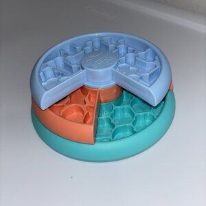 Outward Hound Nina Ottoson Lickin' Layers Dog Snack Puzzle Skill Level 2 NEW